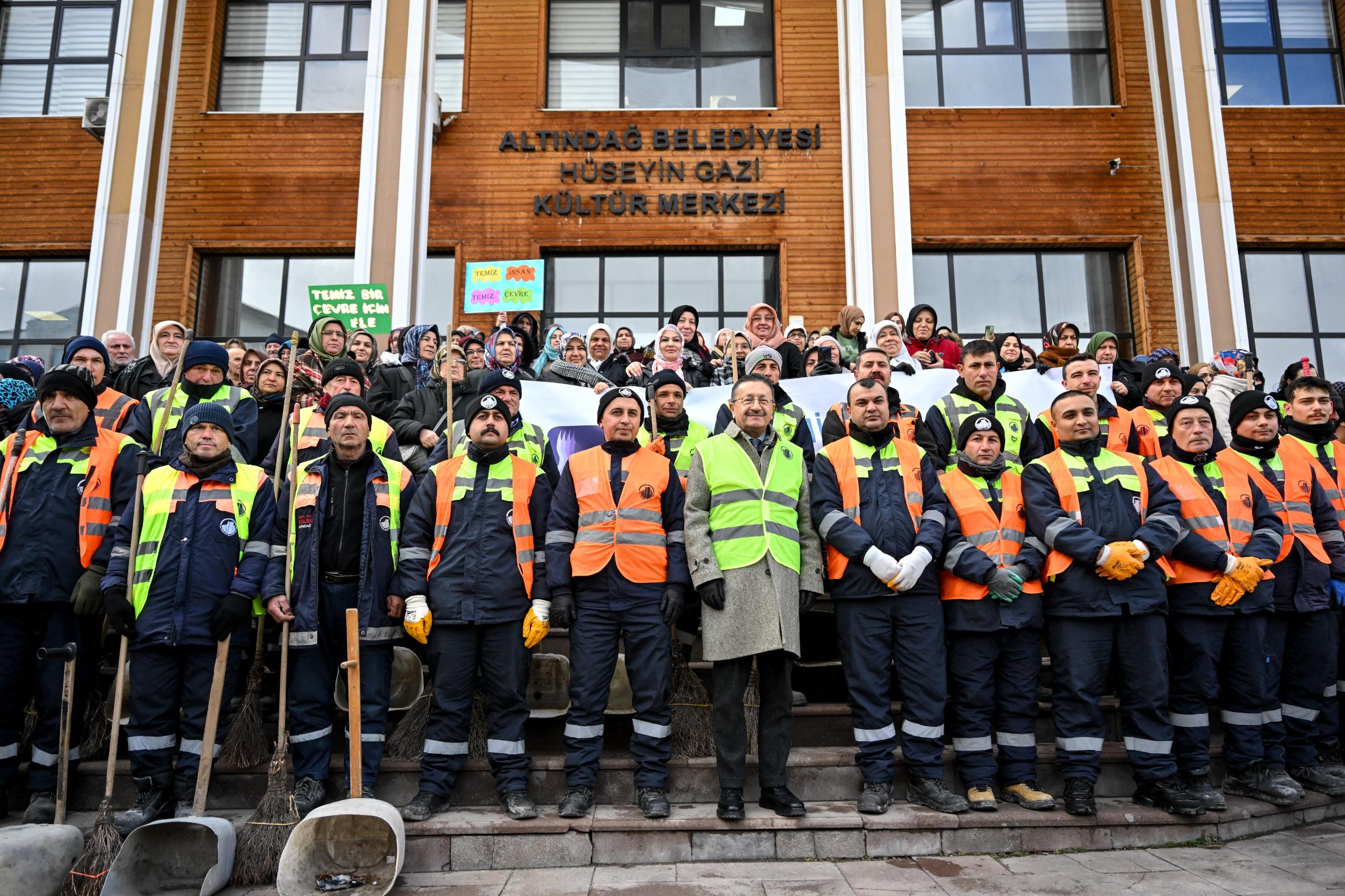 ALTINDAĞ’DA TEMİZLİK SEFERBERLİĞİ BAŞLADI
