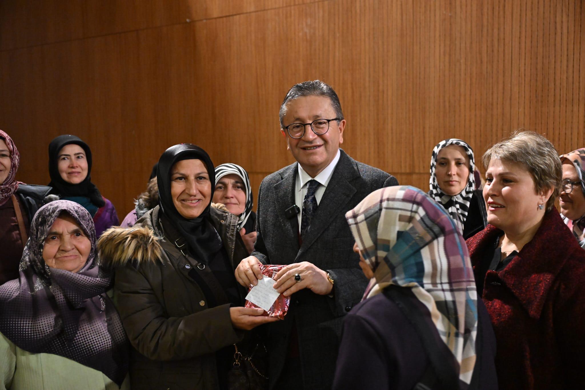 BAŞKAN TİRYAKİ ALTINDAĞLI KADINLARLA BİR ARAYA GELDİ