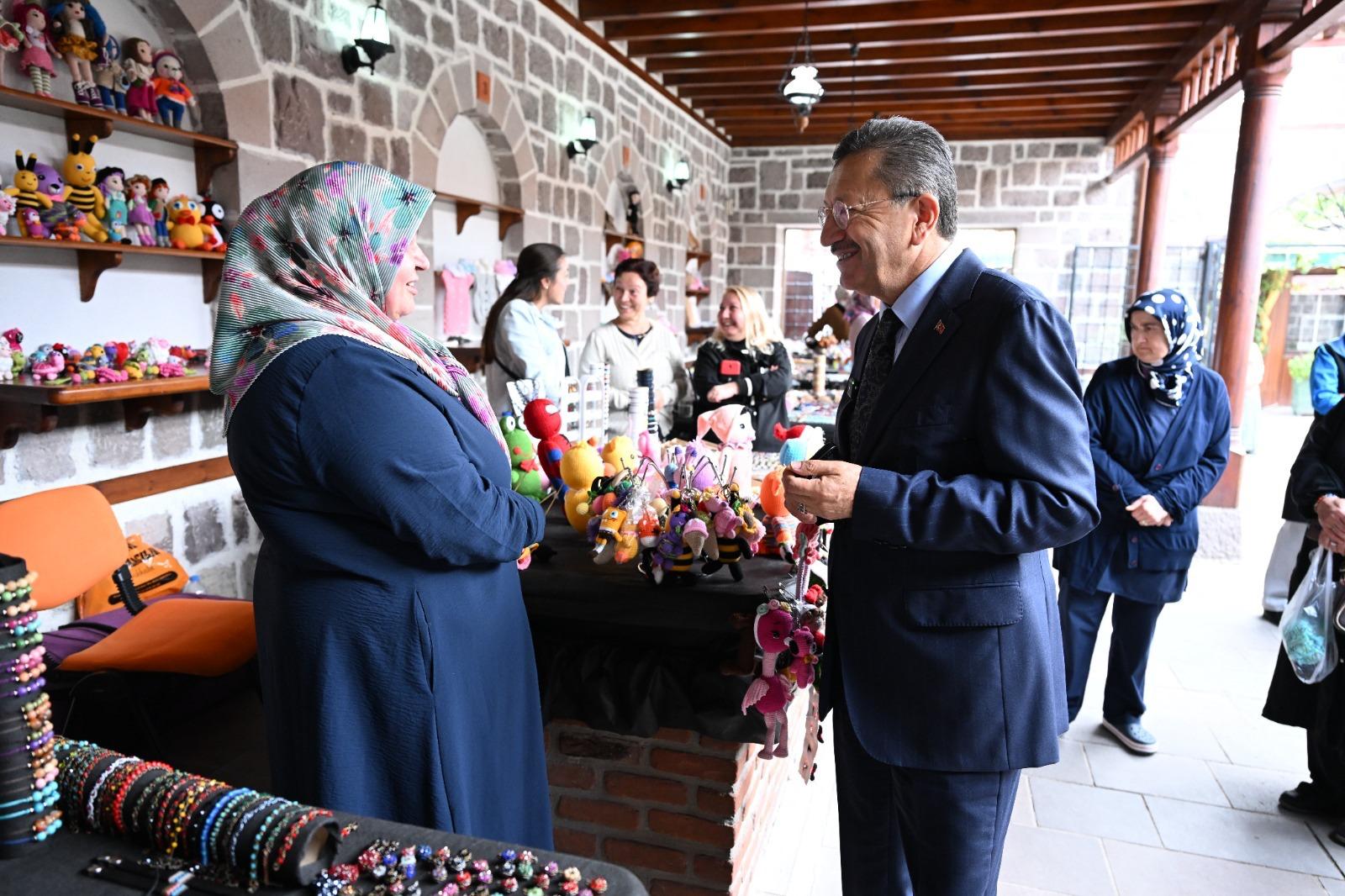 EN GÜZEL HEDİYELERİN ADRESİ, HAMAMÖNÜ EL ÜRÜNLERİ PAZARI